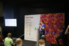 Présentation du Streamlined CMS sur l'Open stage à la DrupalCon 2023